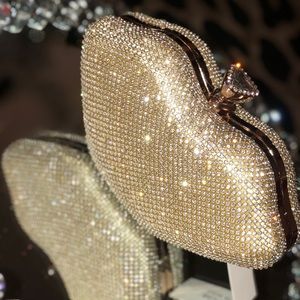 Gold sparkly 👄 clutch/crossbody
